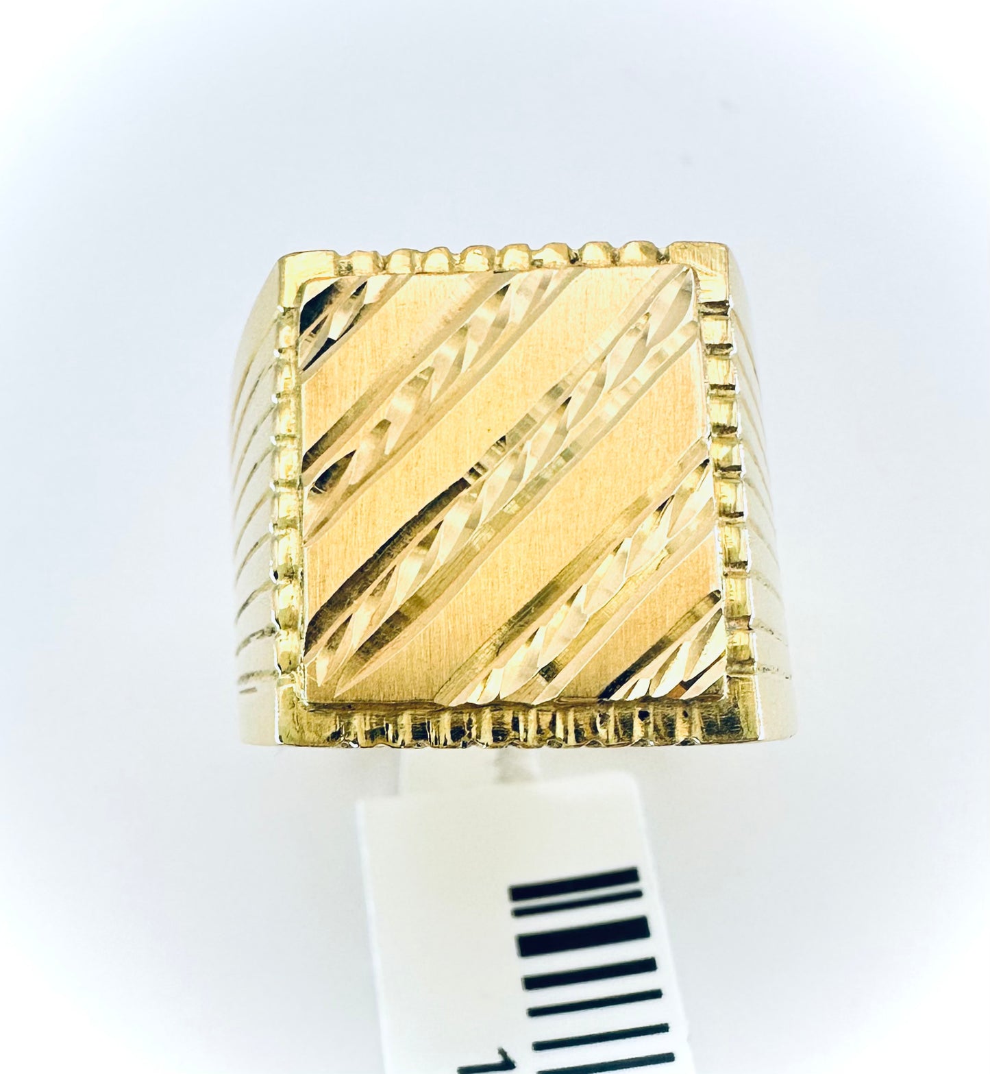 21kt Men laser cut Ring