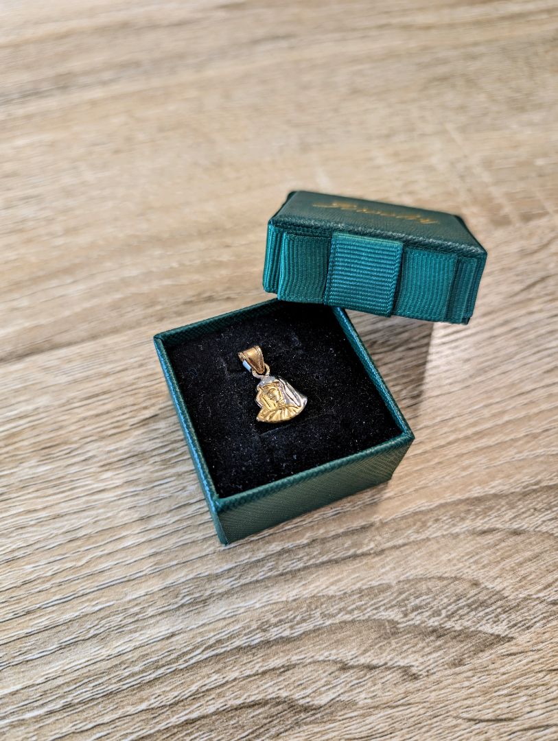 18kt Virgin Mary Figure