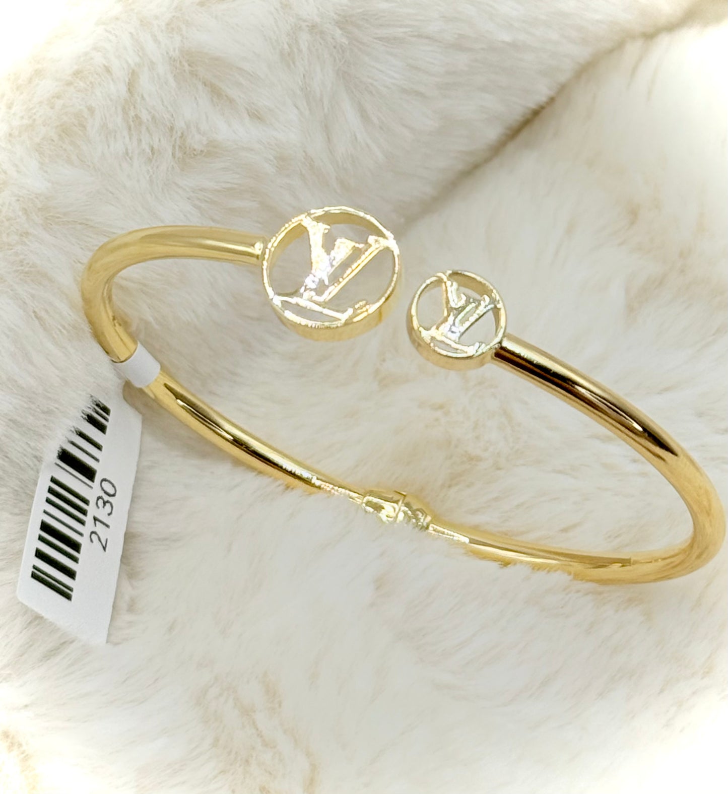 18kt Gold Designer Bangle