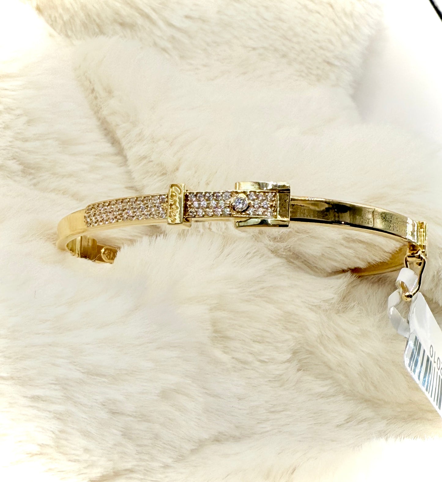 18kt Belt Bangle