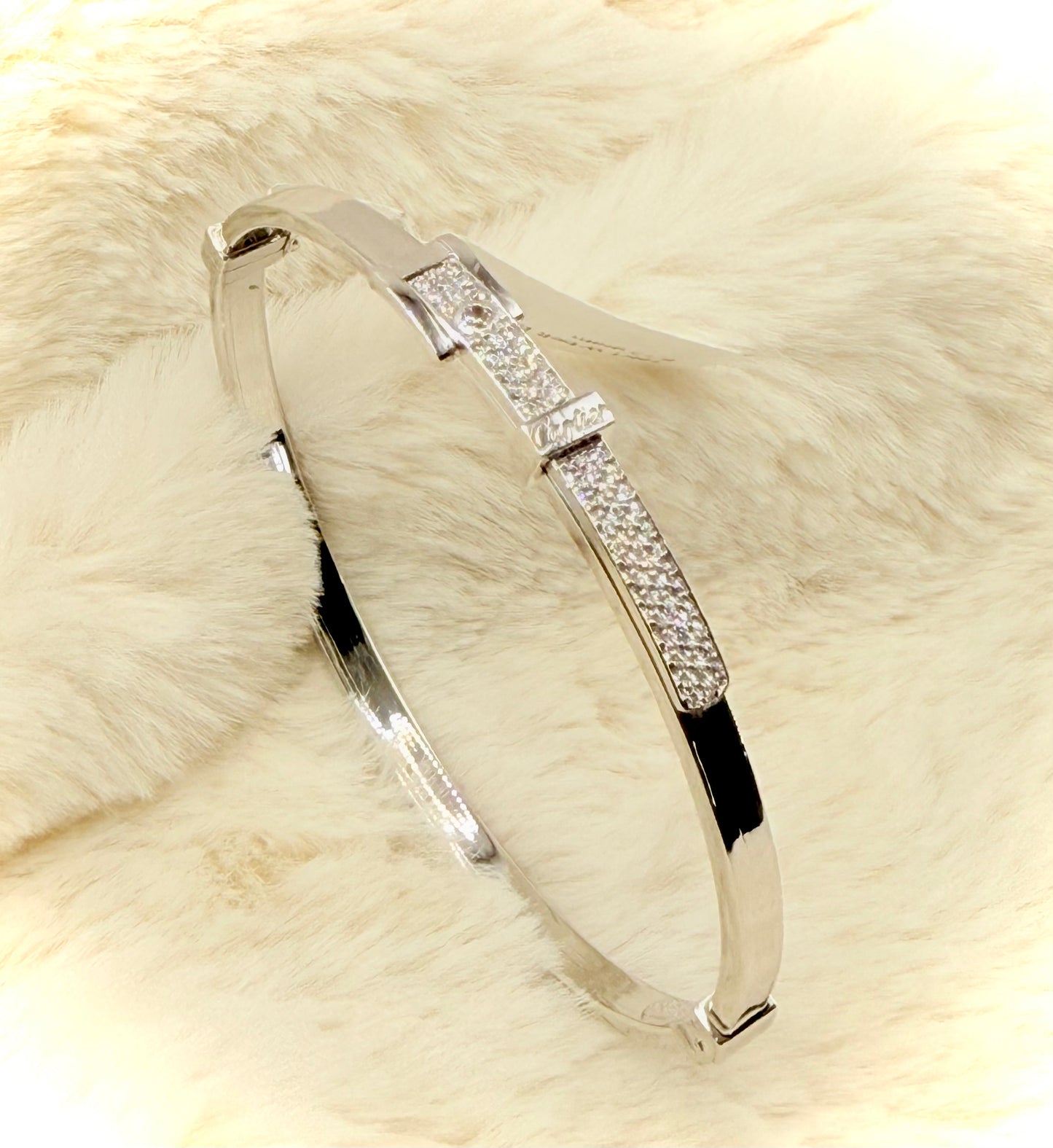 18K White Gold Belt Bangle