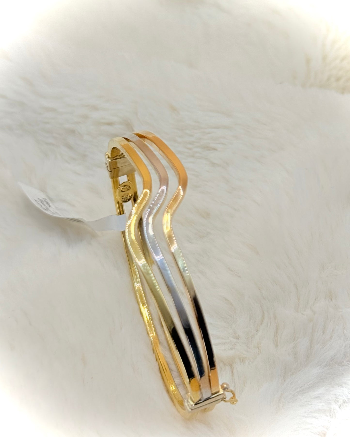 18K 3 Tone Wave lock Bangle