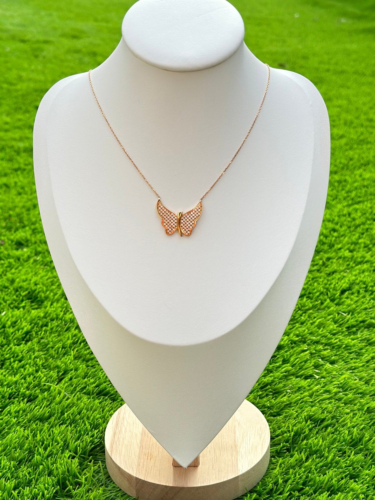 18kt Butterfly Necklace