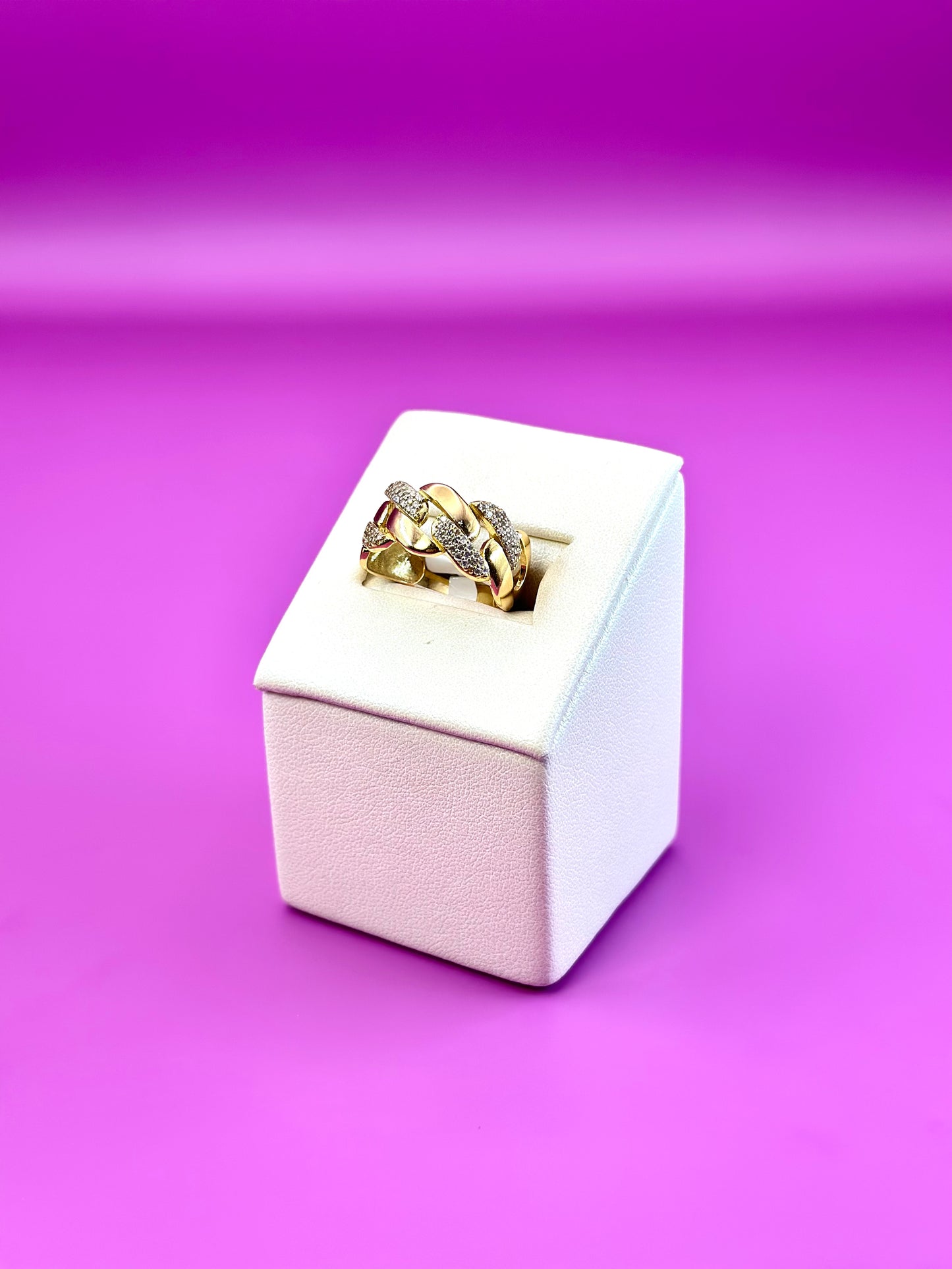 18kt CZ Curb Ring