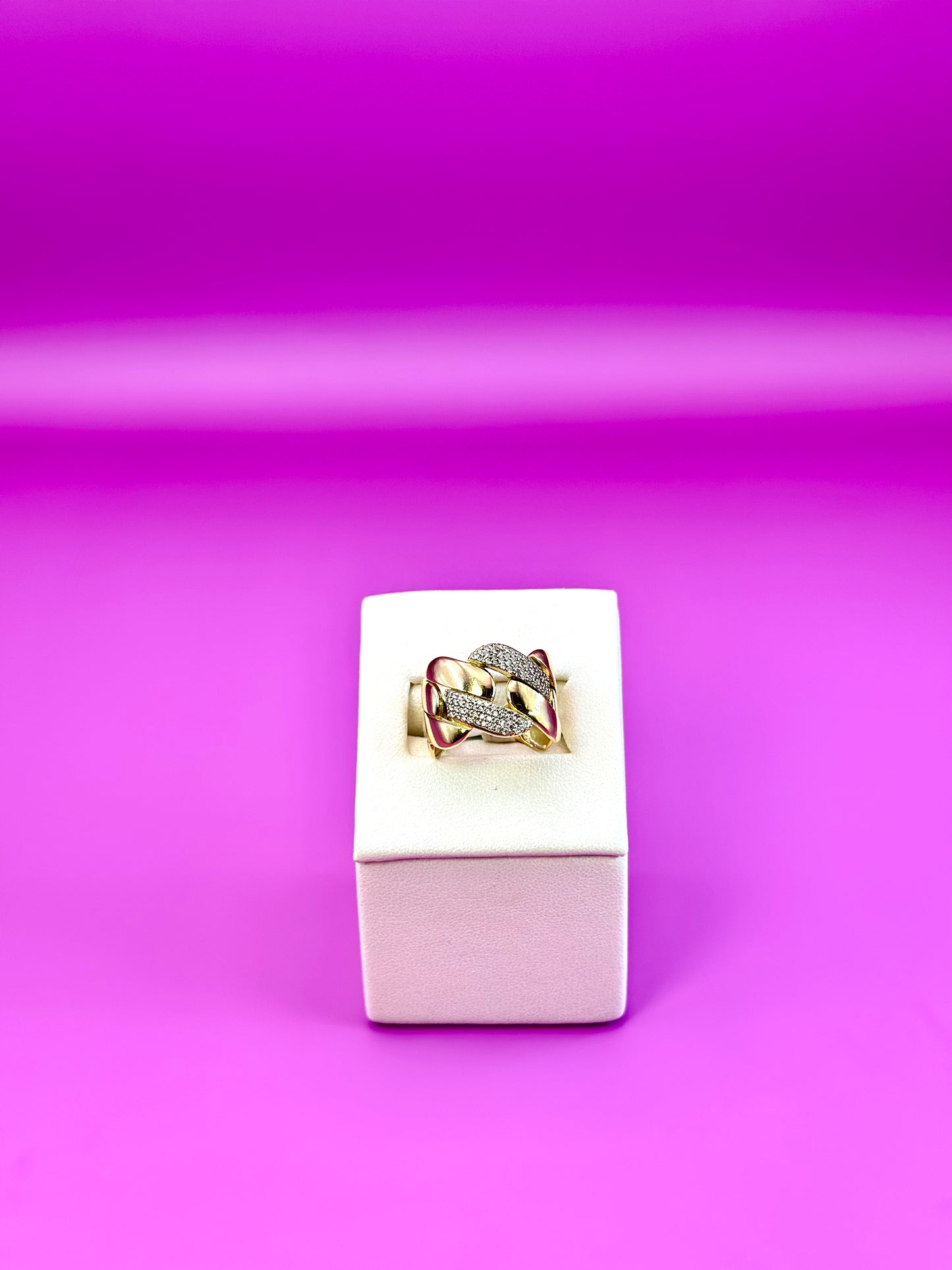 18kt CZ Curb Ring