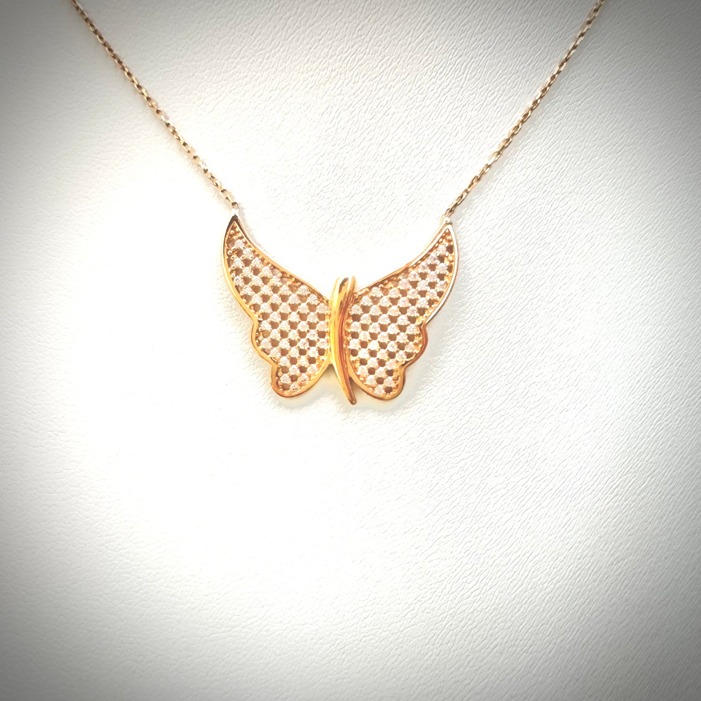 18kt Butterfly Necklace