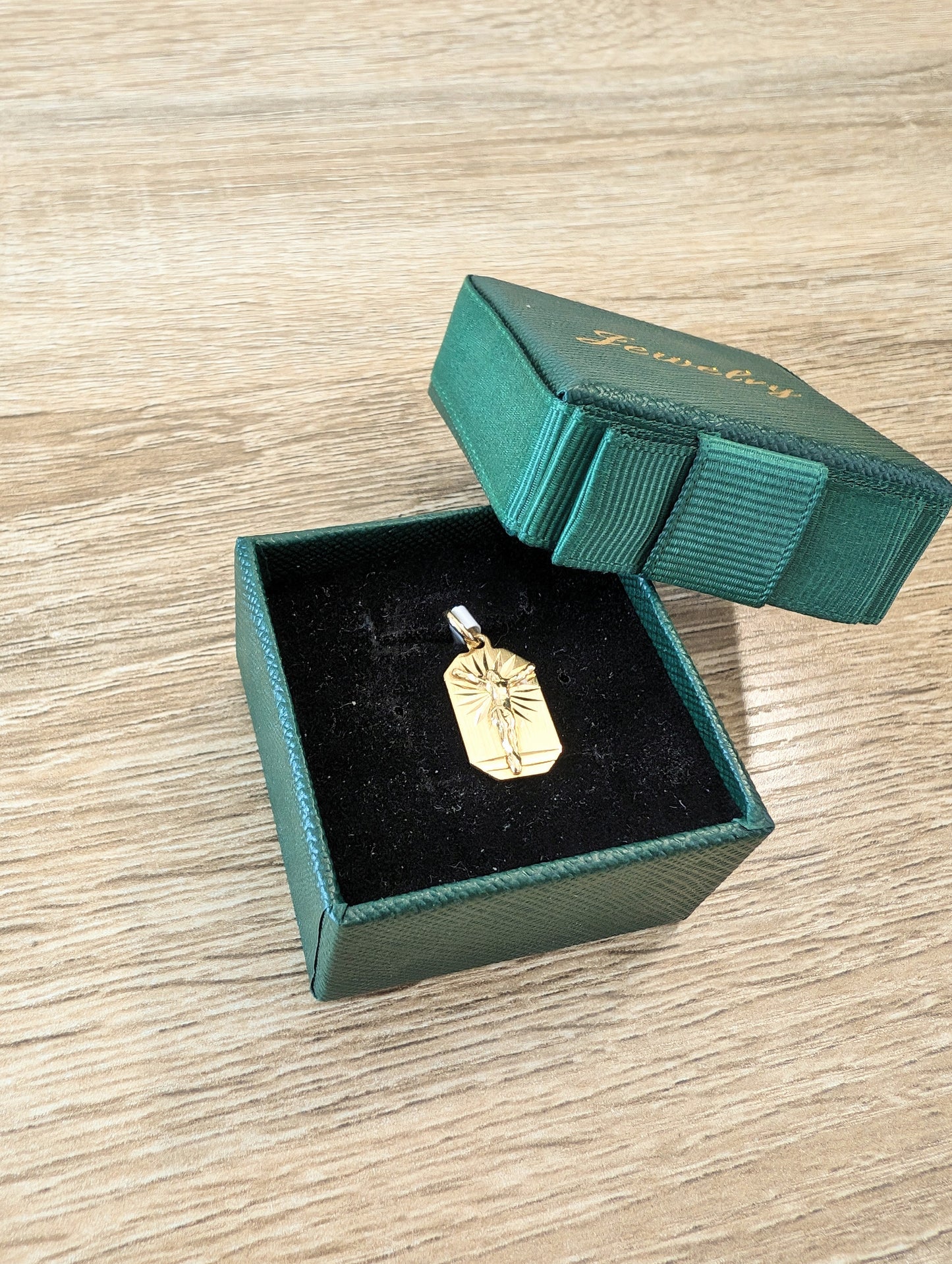 18kt Plate Curifix