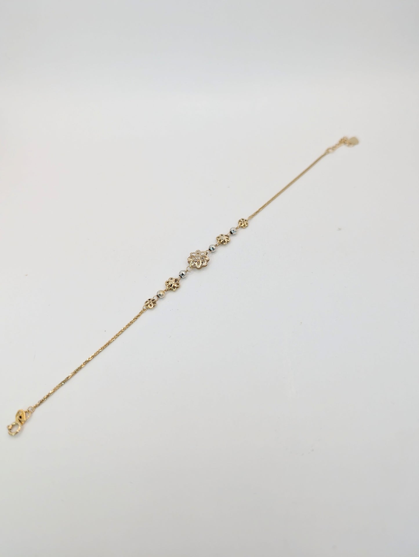 18kt Hollow Flower Bracelet