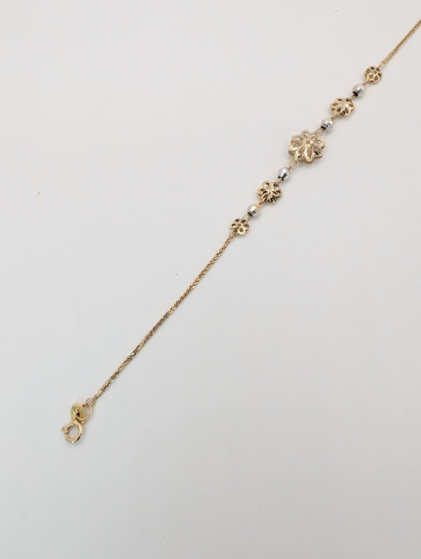 18kt Hollow Flower Bracelet