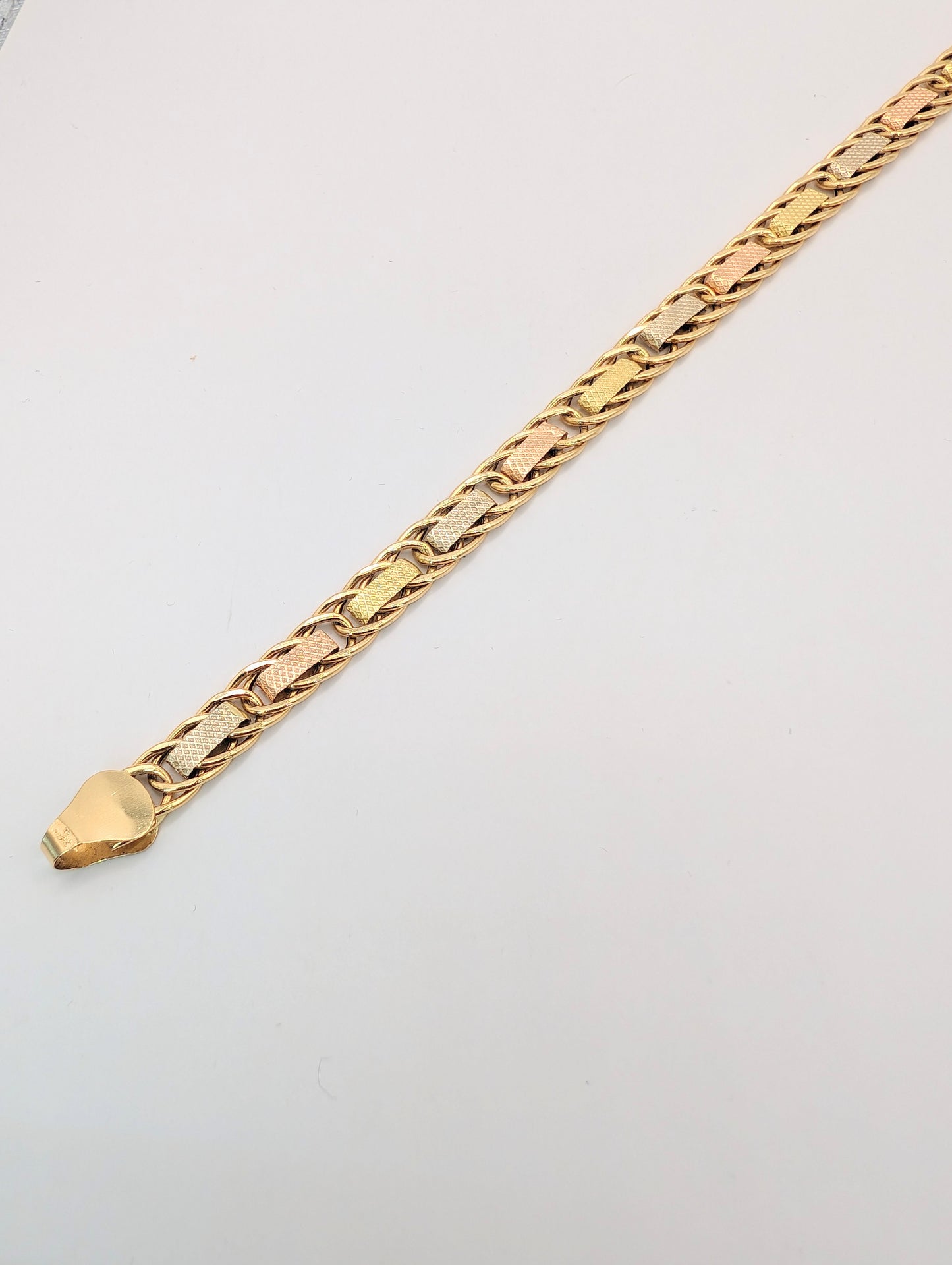 18kt Hollow Bracelet