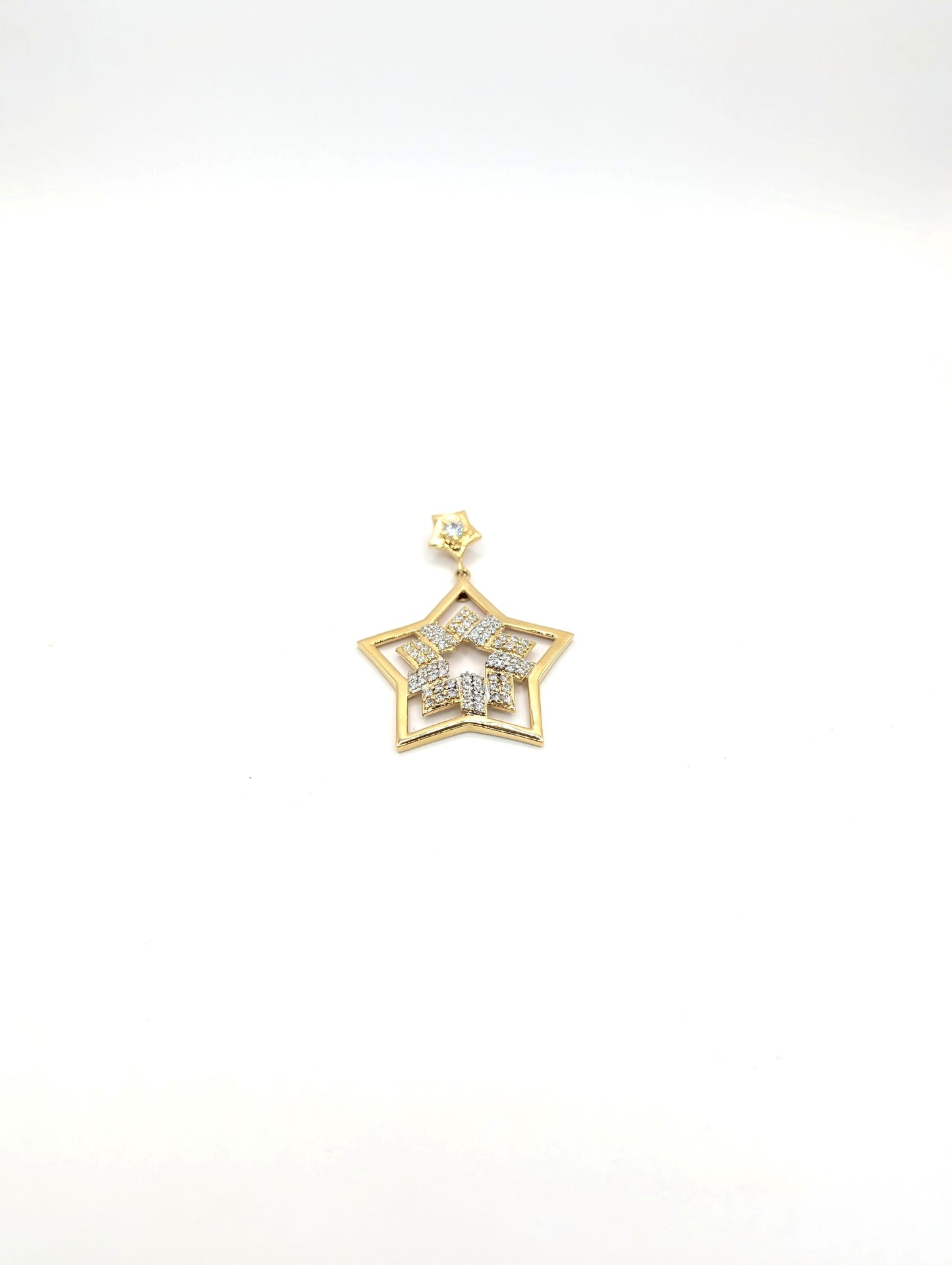 18kt CZ Star Pendant