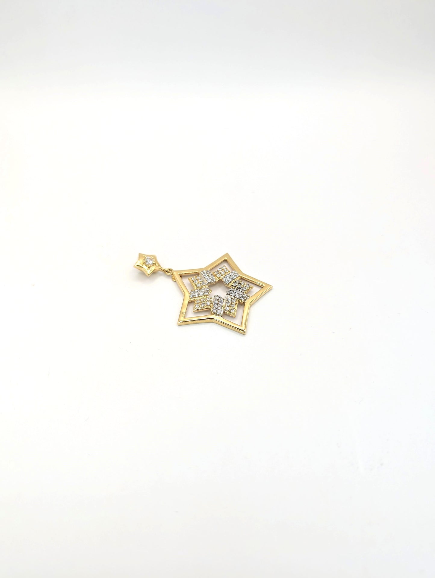 18kt CZ Star Pendant