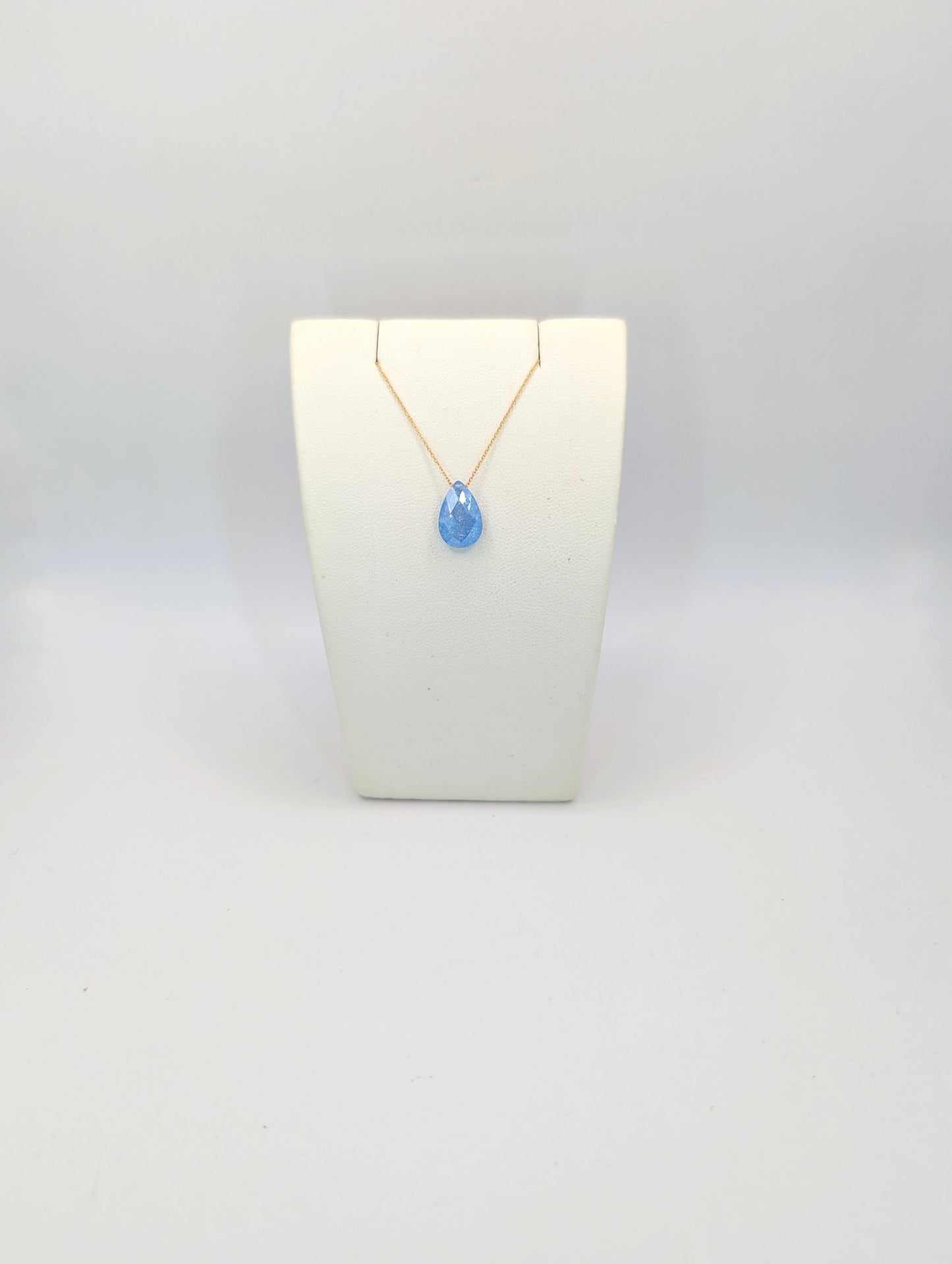 18kt Blue Pear Necklace