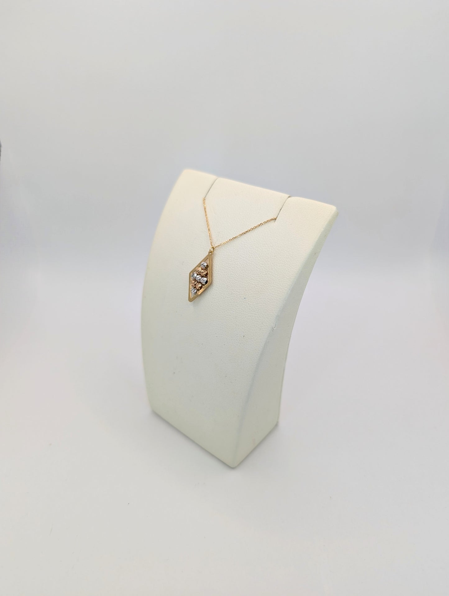 18kt Triangles Necklace