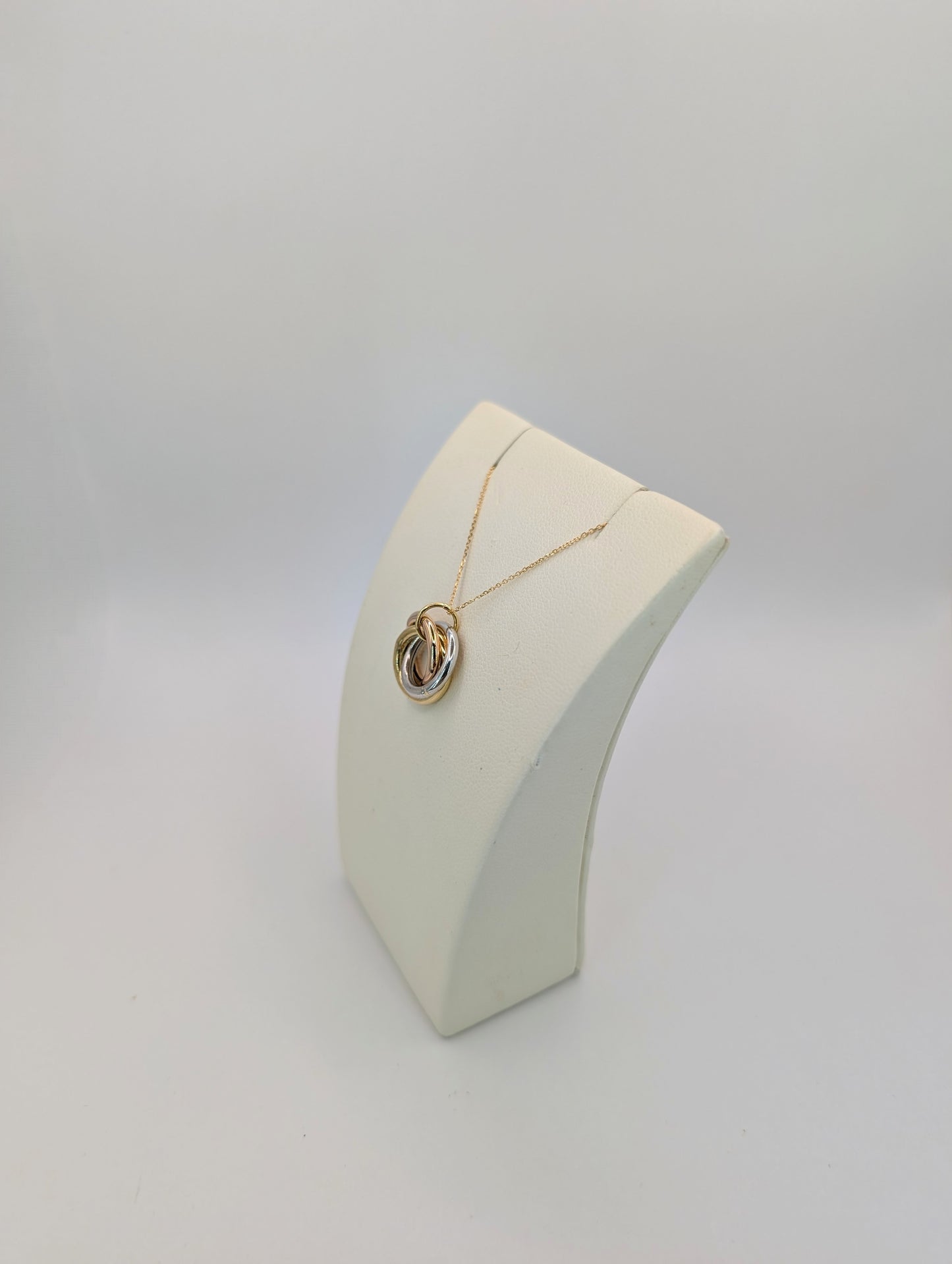 18kt Three Tone Hoops Necklace