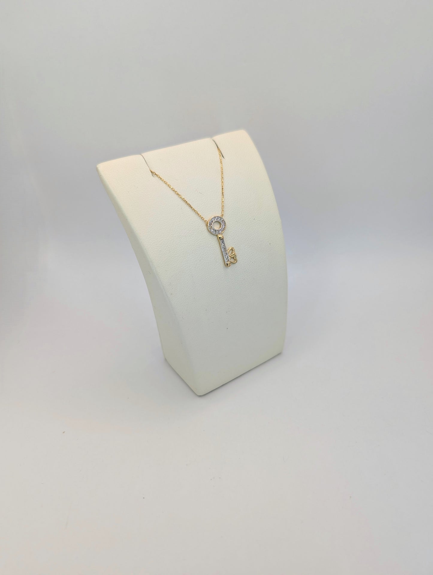 18kt Gold Key Necklace