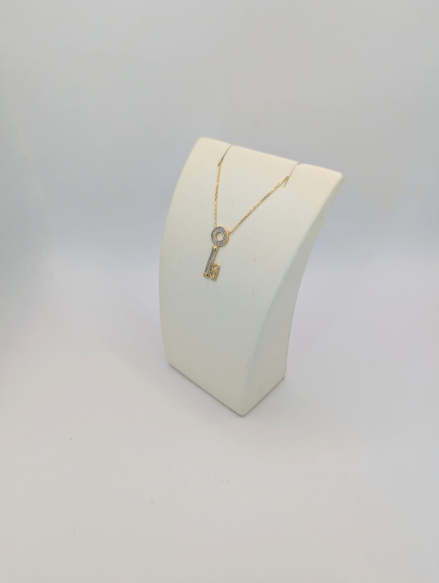 18kt Gold Key Necklace