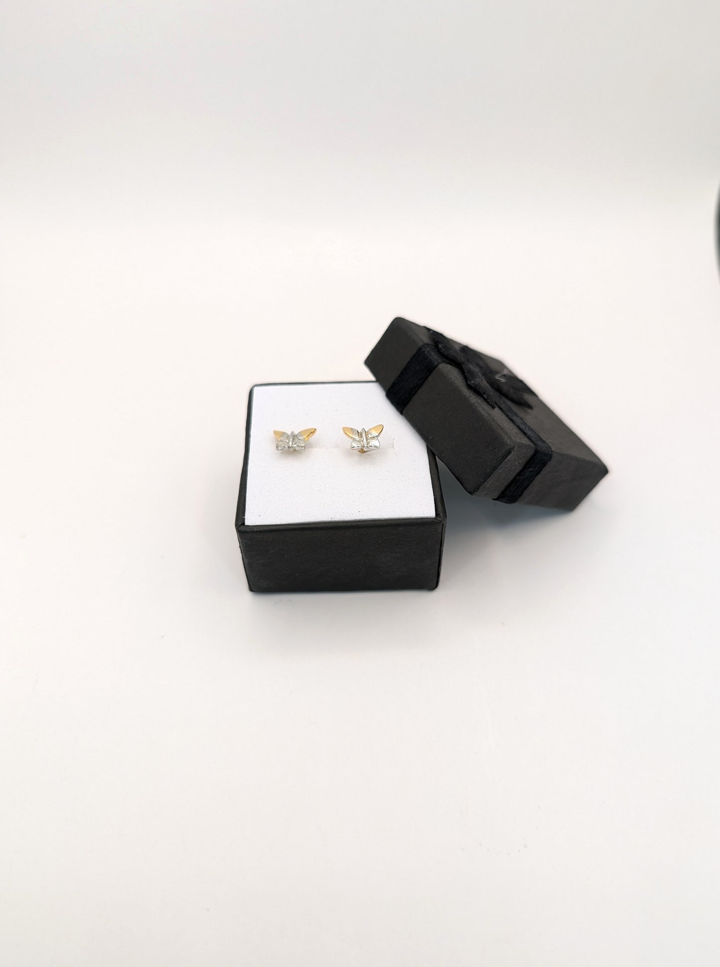18kt Butterfly Earring