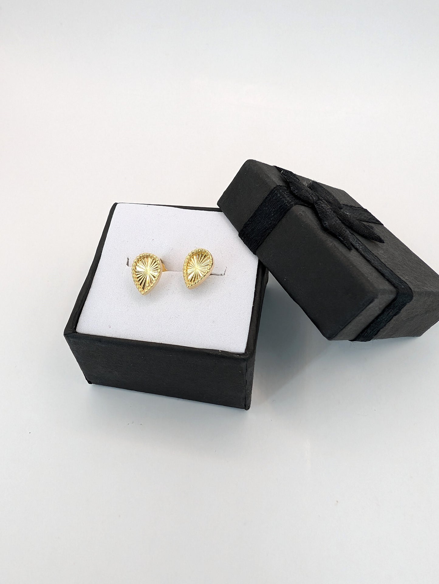 18kt Tear drop Earring