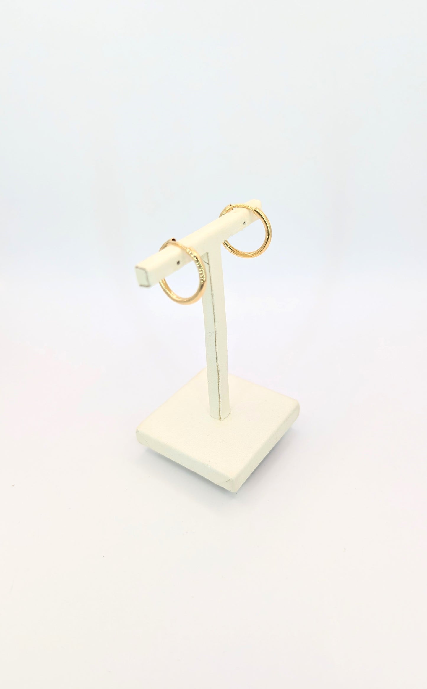 18kt Sleeper Earring