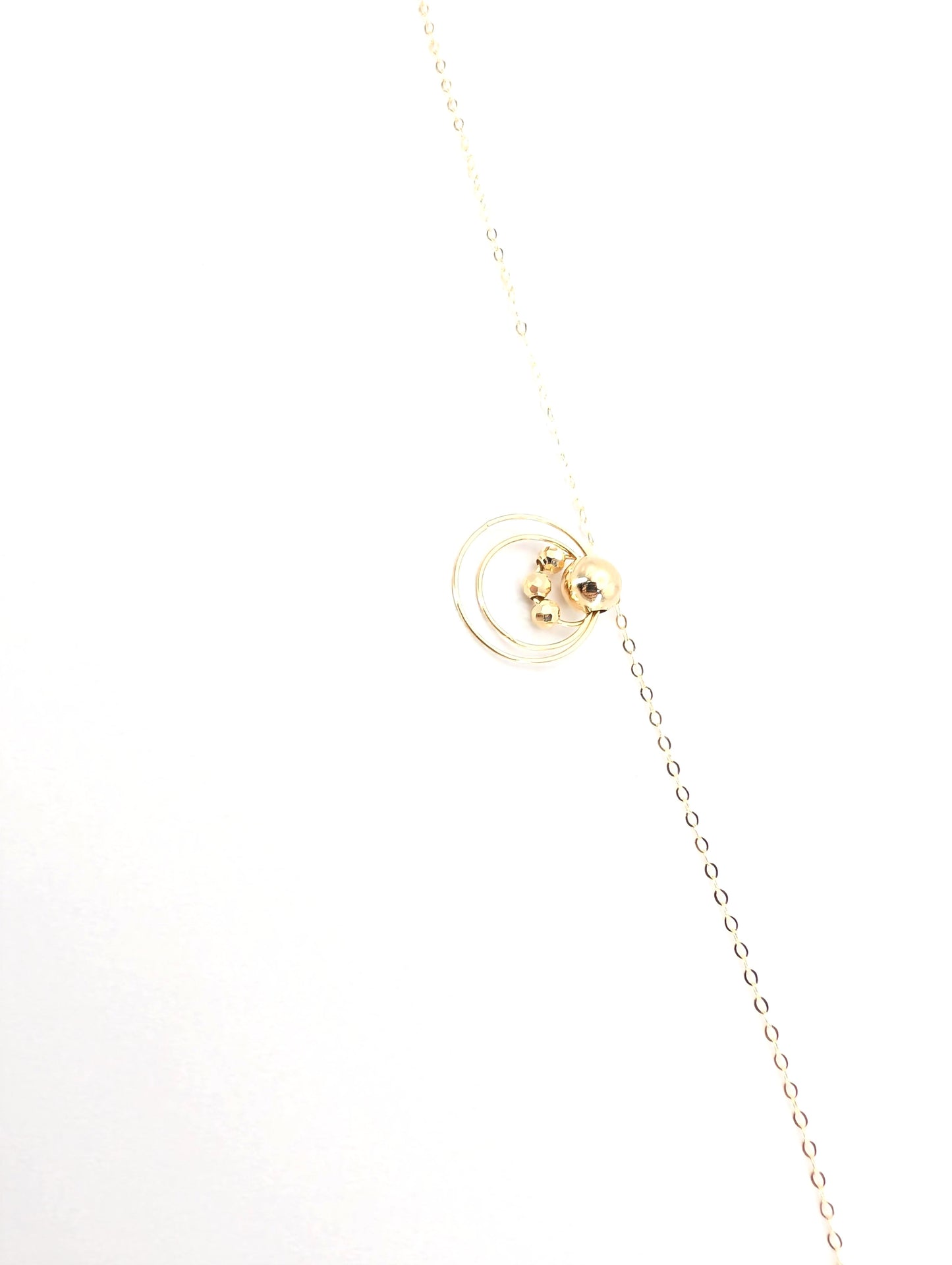 18KT Gold Circle Charm Bracelet