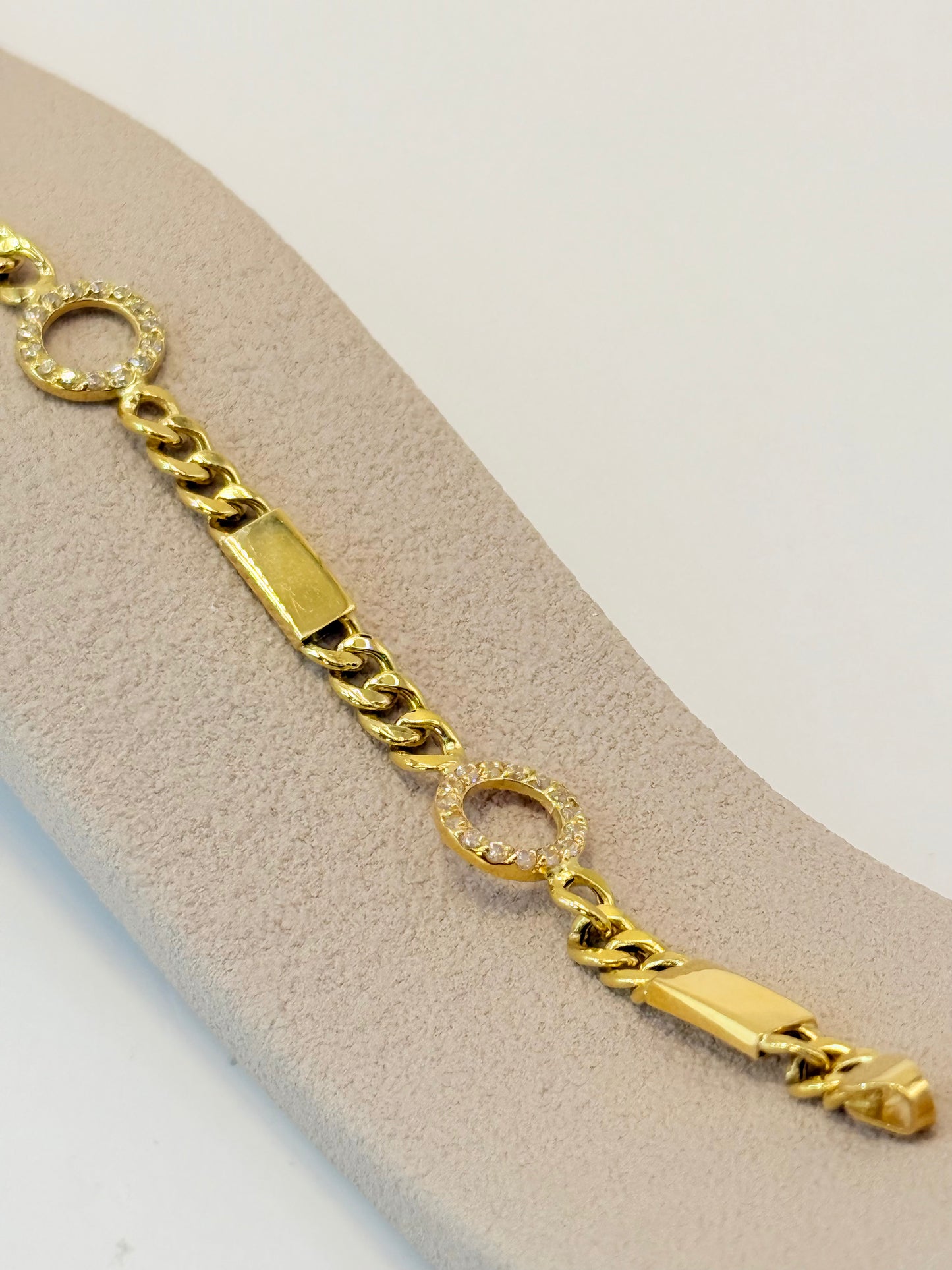 18K Gold Bracelet – Figaro Chain with Textured Circle Accents