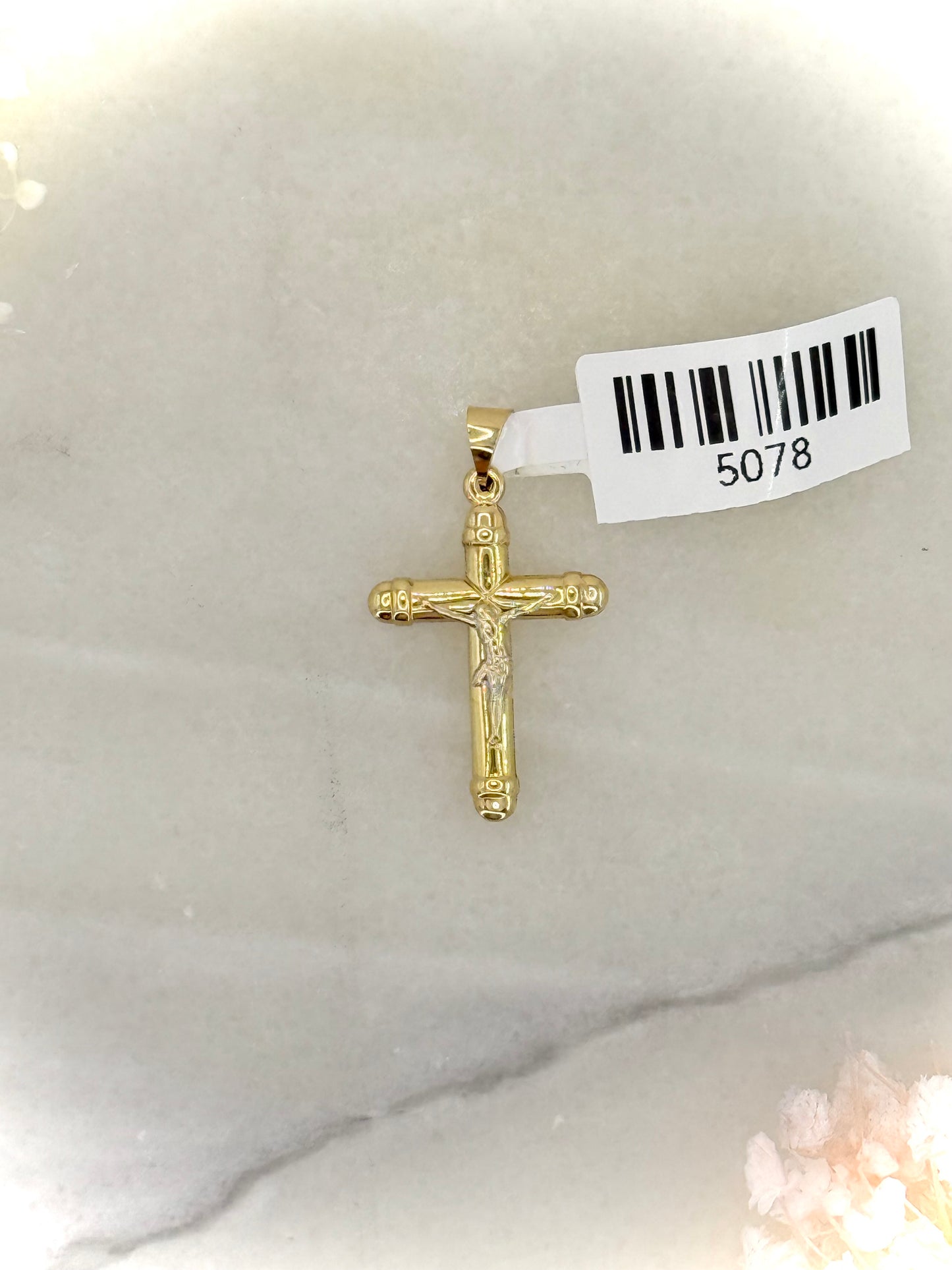 18K Yellow Gold Crucifix Pendant