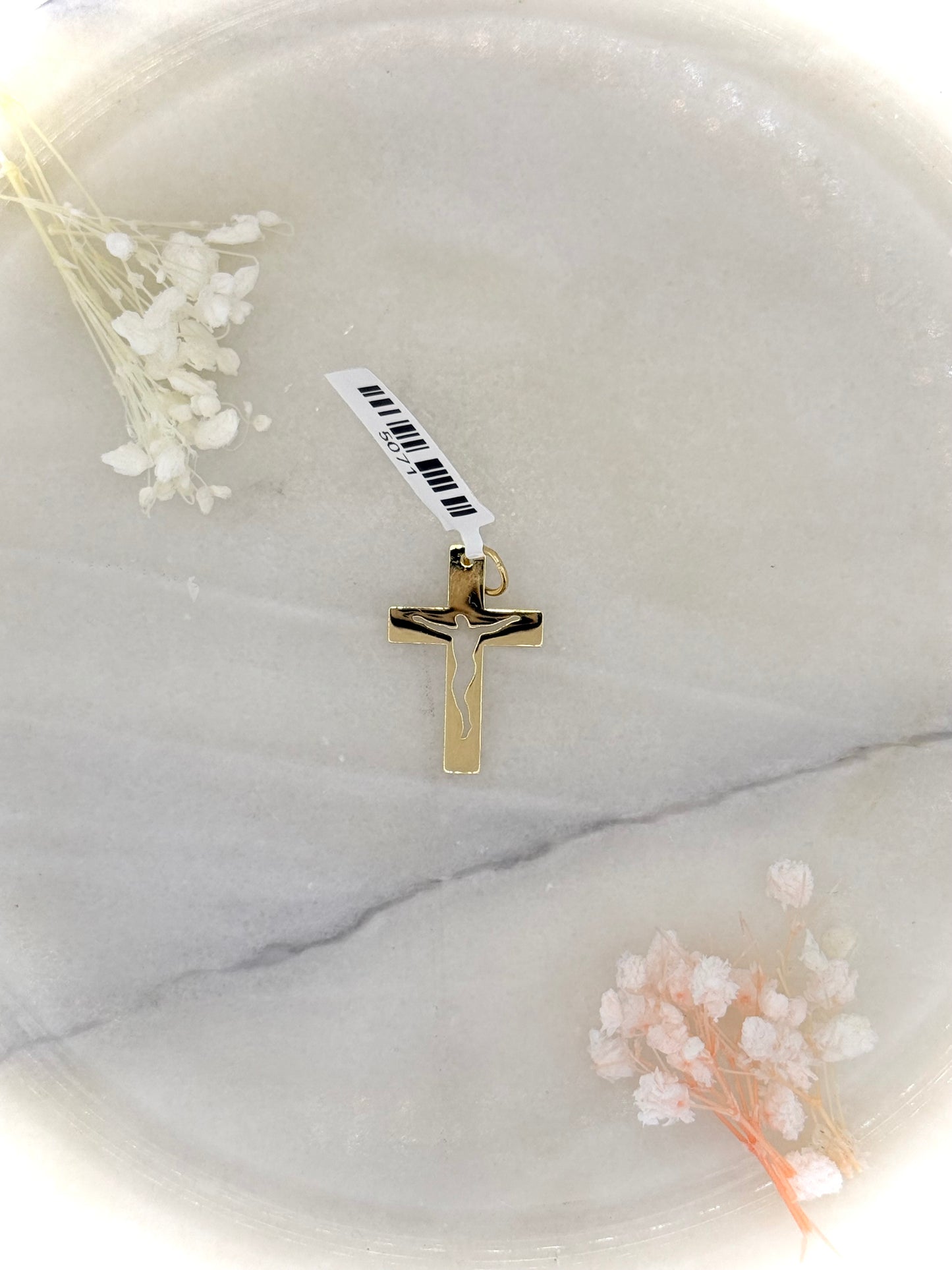 18K Yellow Gold Engraved Crucifix Pendant
