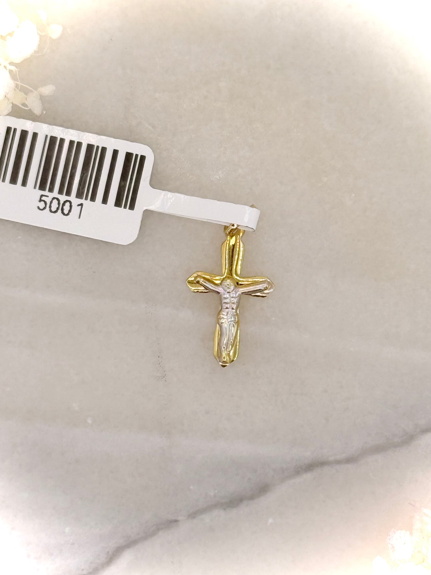 18kt Crucifix