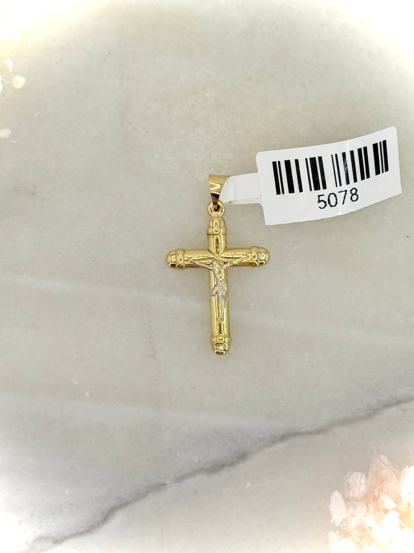 18K Yellow Gold Crucifix Pendant
