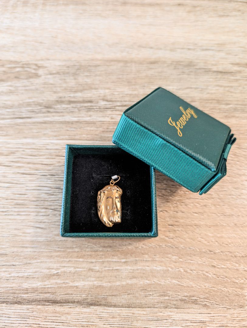 18kt Jesus Figure