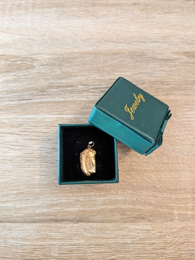 18kt Jesus Figure