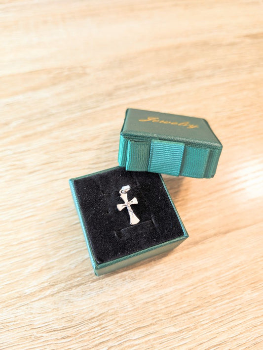 18kt Cross Pendant