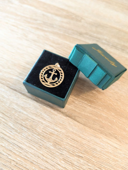 18kt Anchor Pendant