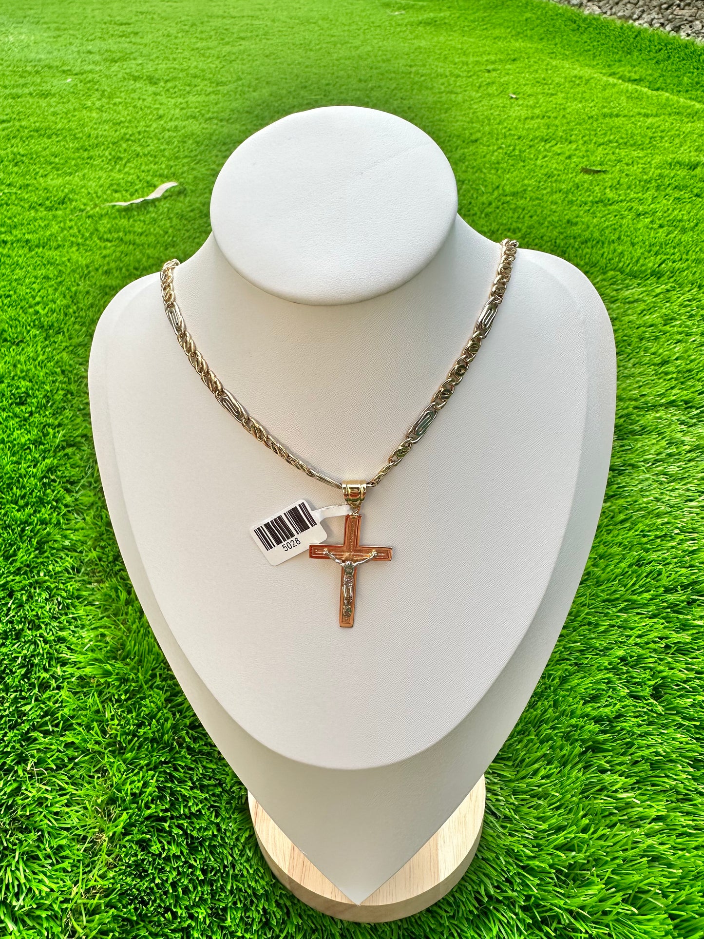 18K Gold Two-Tone Crucifix Pendant – Jesus on the Cross