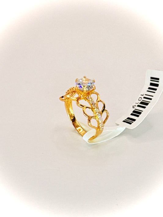 18kt CZ Shoulder Solitaire