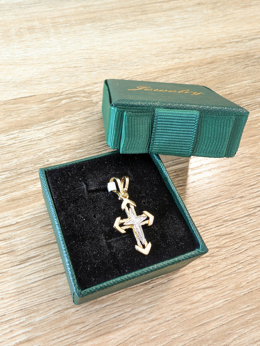 18kt Crucifix