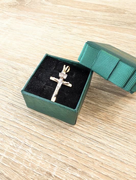 18kt Crucifix