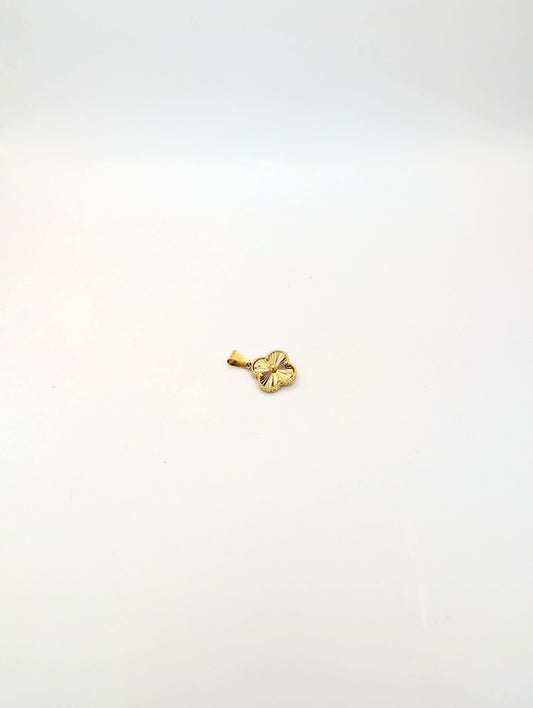 18kt Reflective Pendant