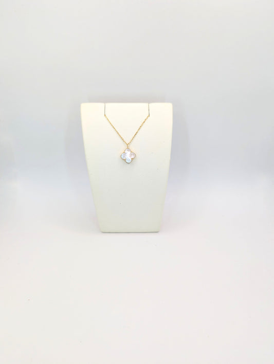 18kt Mother Of Pearl Clover Necklace