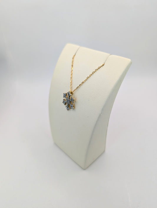 18kt Snow Flake Necklace
