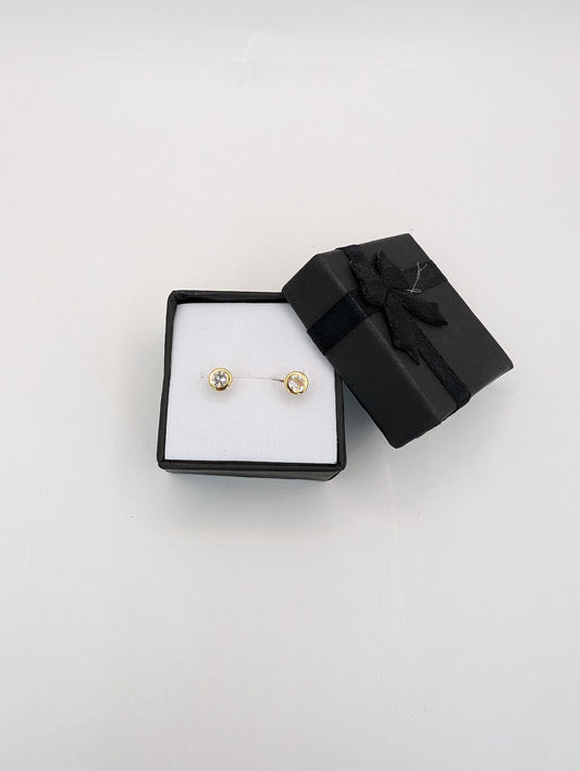 18kt CZ studs Earring