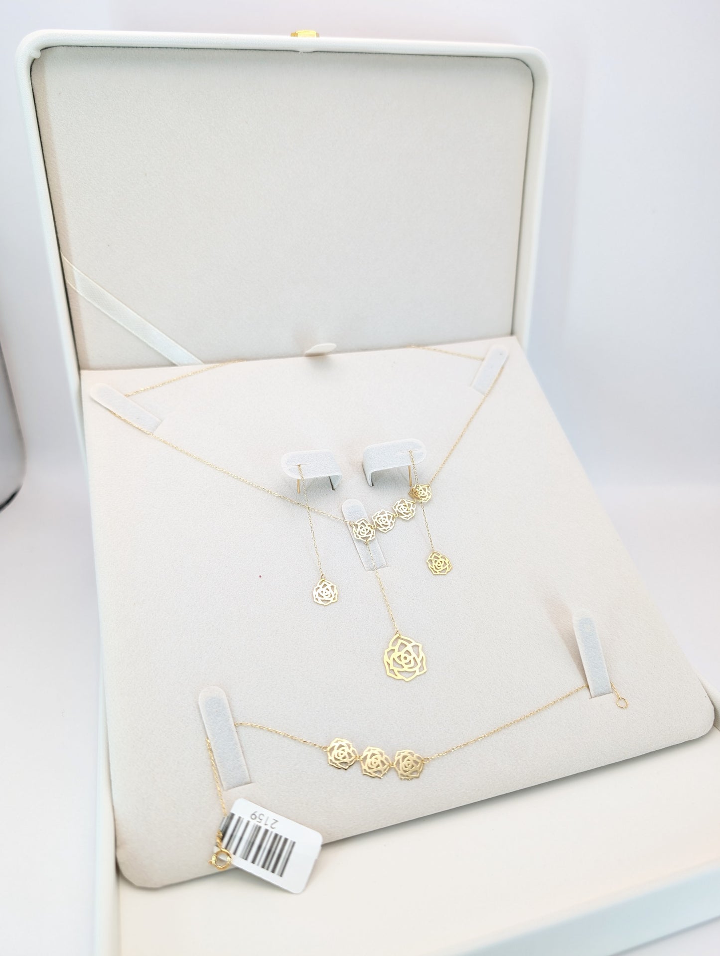 18kt Elegant  Gold Jewellery Set