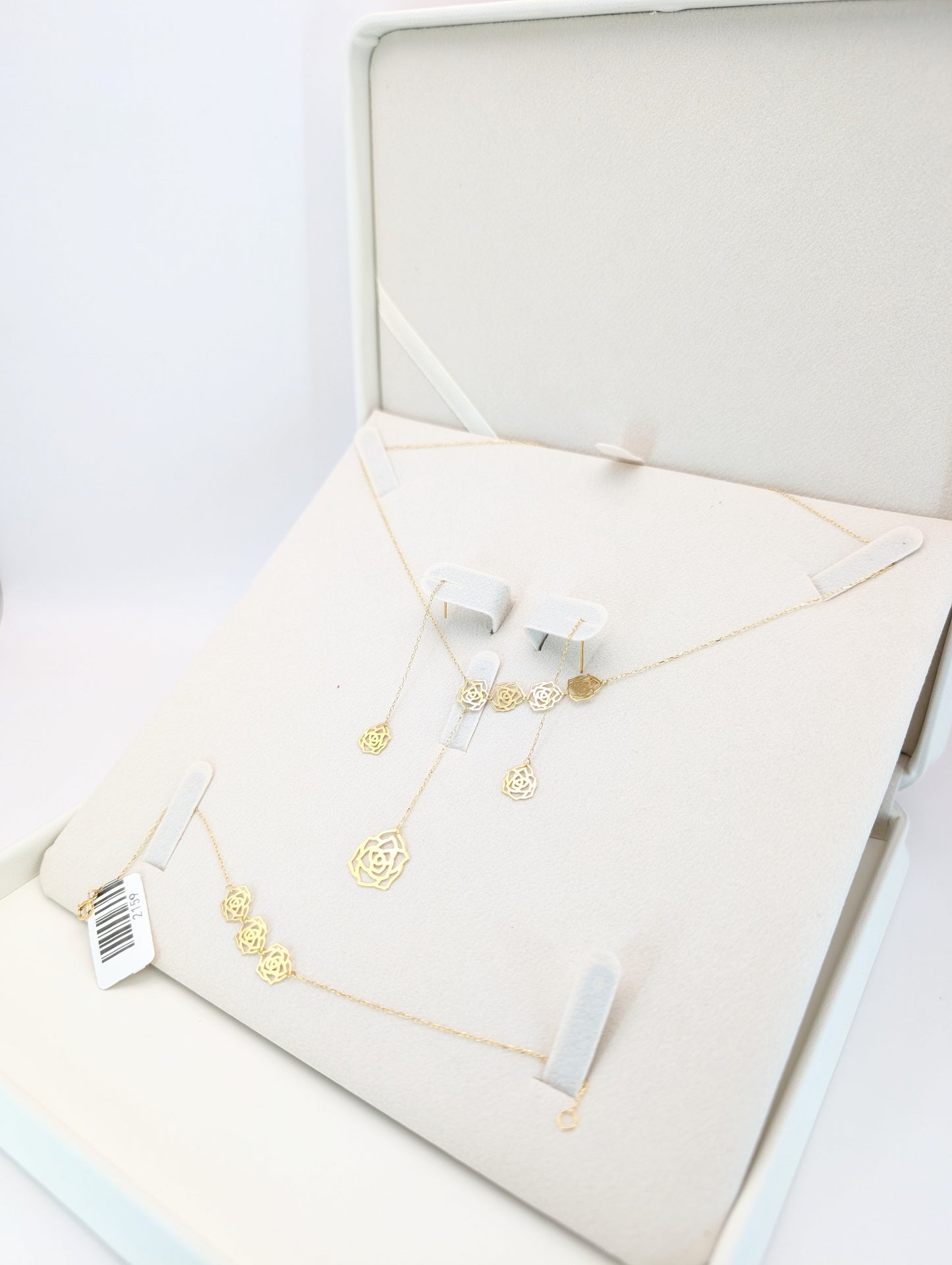 18kt Elegant  Gold Jewellery Set