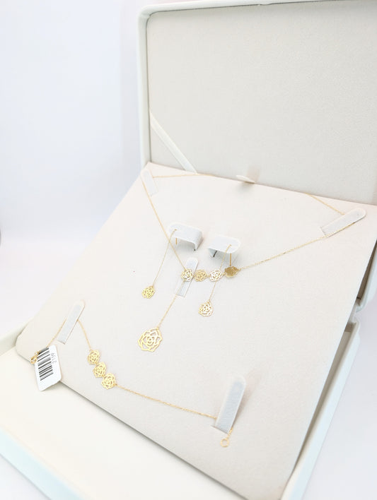 18kt Elegant  Gold Jewellery Set